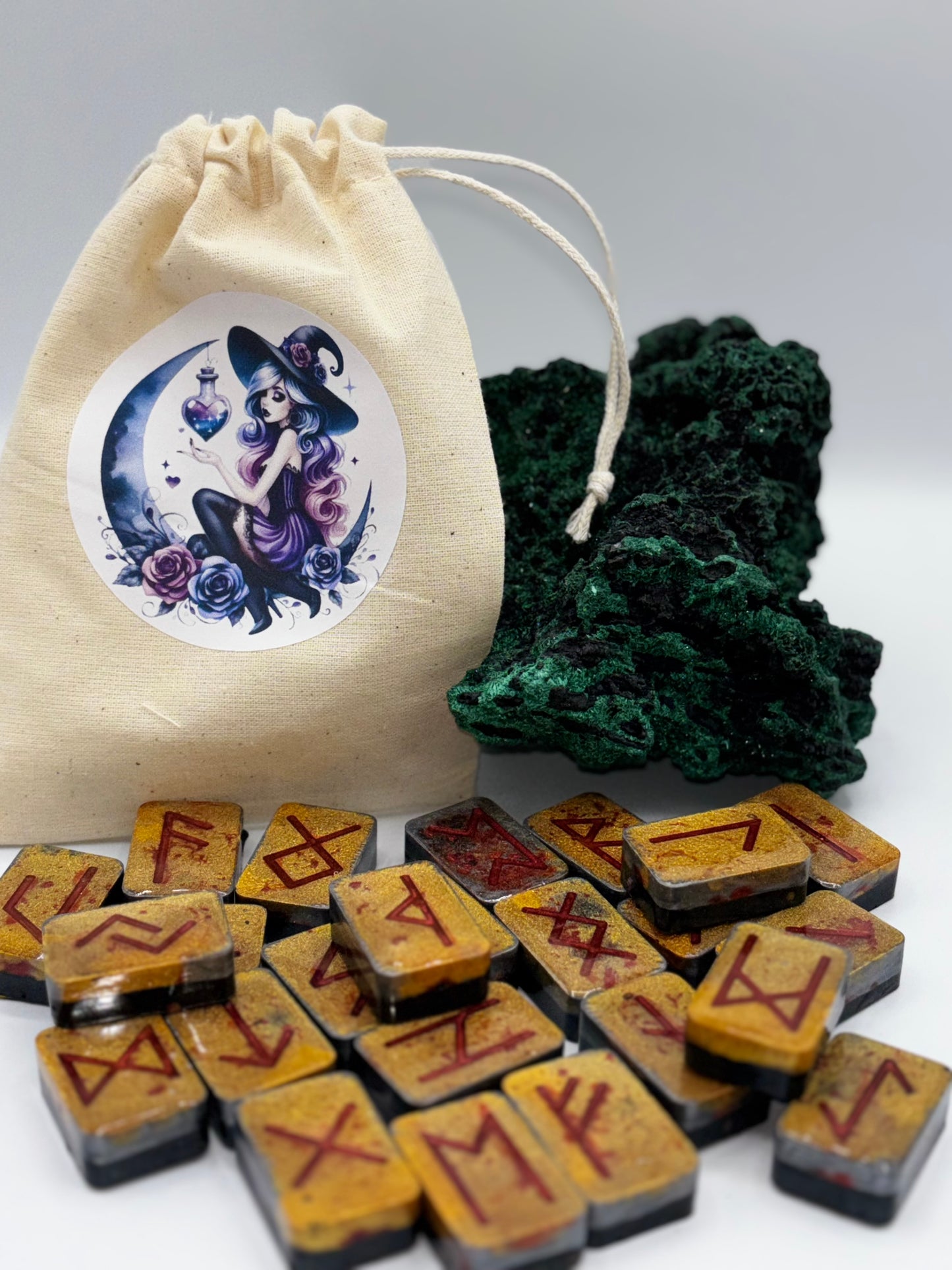 Runes Futhark viking artisanal en résine